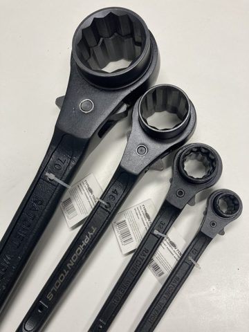 PODGER BAR SOCKET RATCHET SPANNER 27 X 30MM TYPHOON